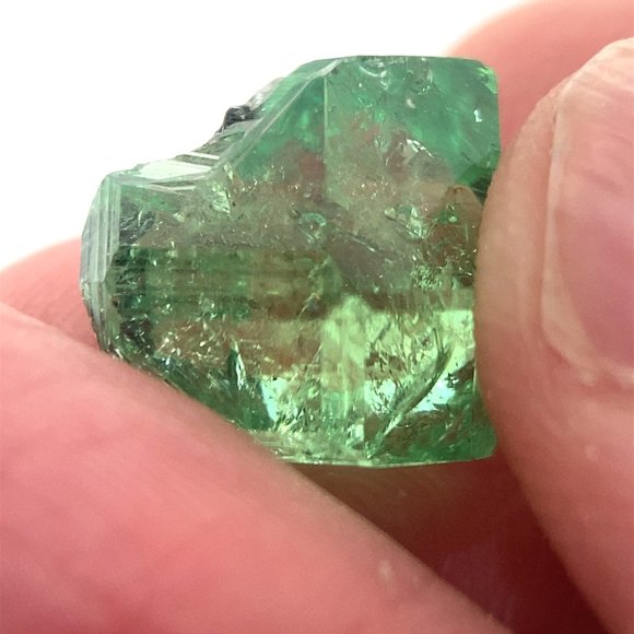 Tsavorite Crystal 14.20ct - Picture 1 of 9